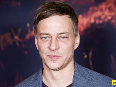 Tom Wlaschiha Vermögen 2026: Wie reich ist der „Stranger Things“ und „Game of Thrones“ Star?
